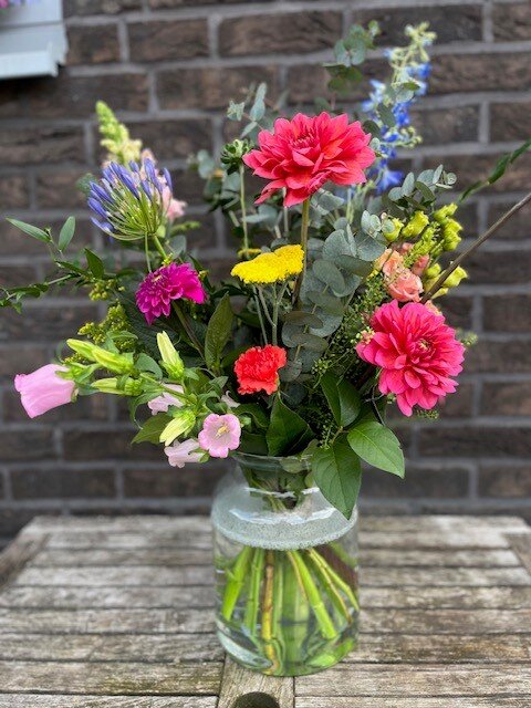 Zomers Veldboeket met dahlia's NIEUW